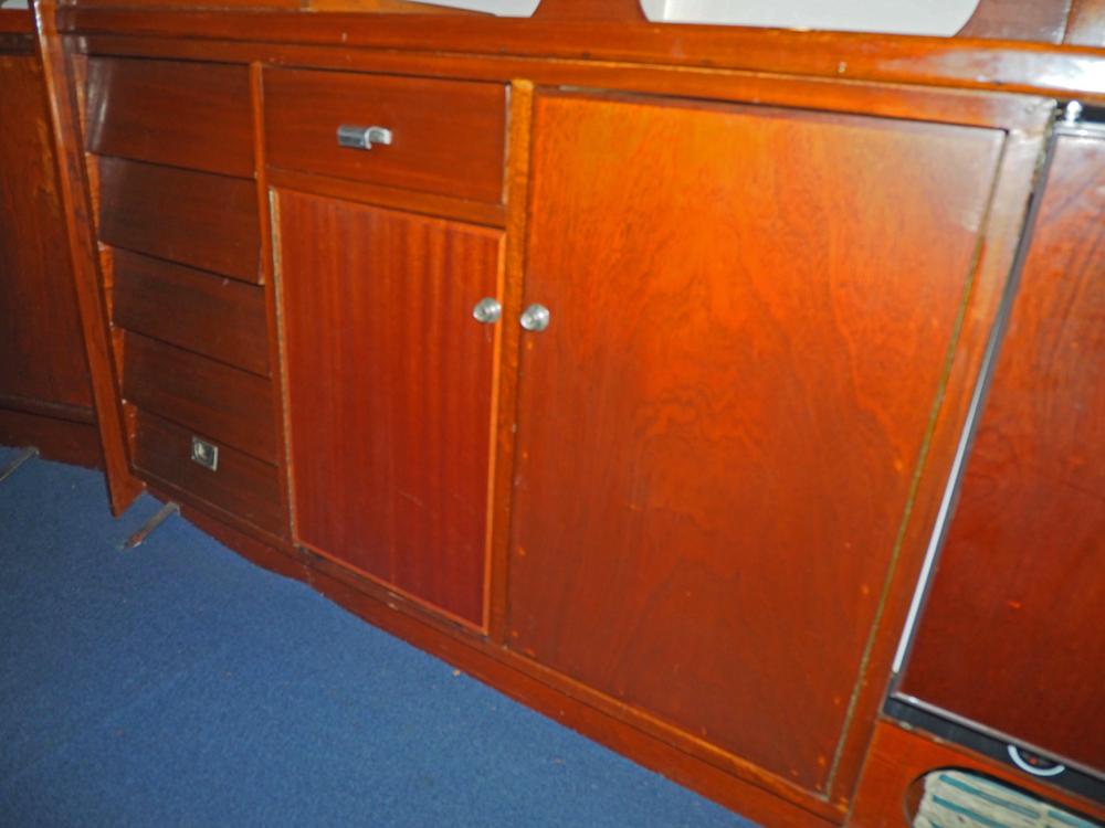 Cabin en avant, H&eacute;bergements